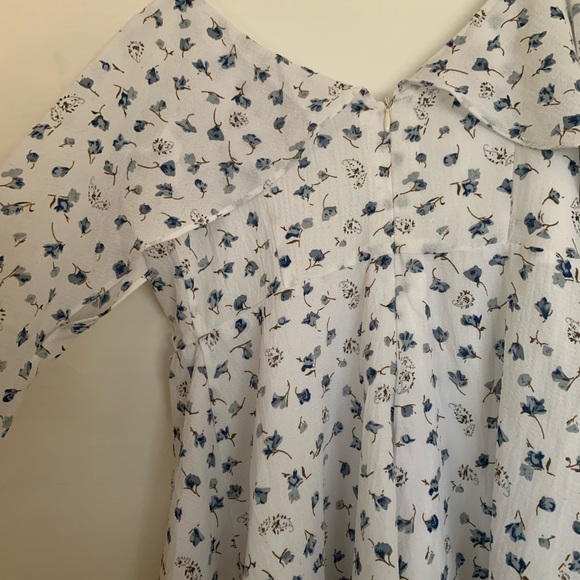 Off shoulder Romper, Blue White Floral,  M - Picture 6 of 9